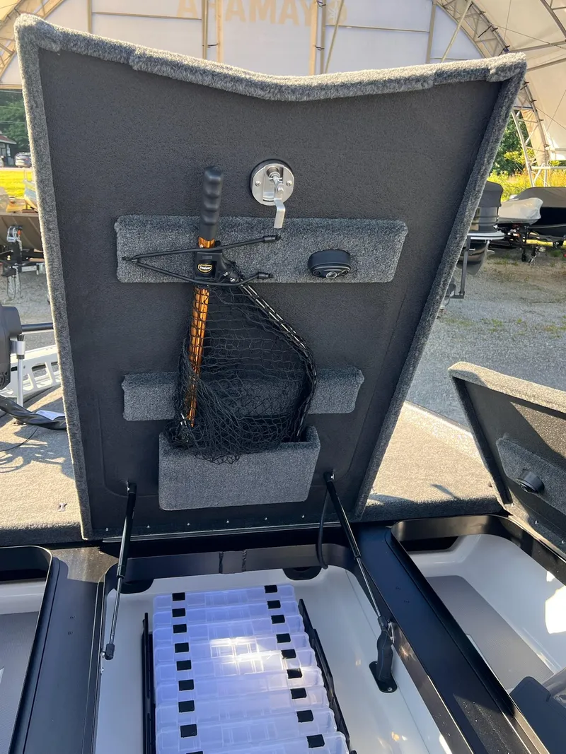 Slide: The Image of Skeeter FXR21 LE 2025 - 30