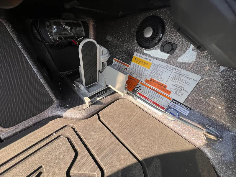 Slide: The Image of Skeeter FXR21 LE 2025 - 32