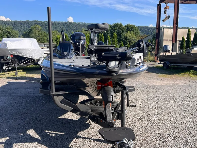 Slide: The Image of Skeeter FXR21 LE 2025 - 33