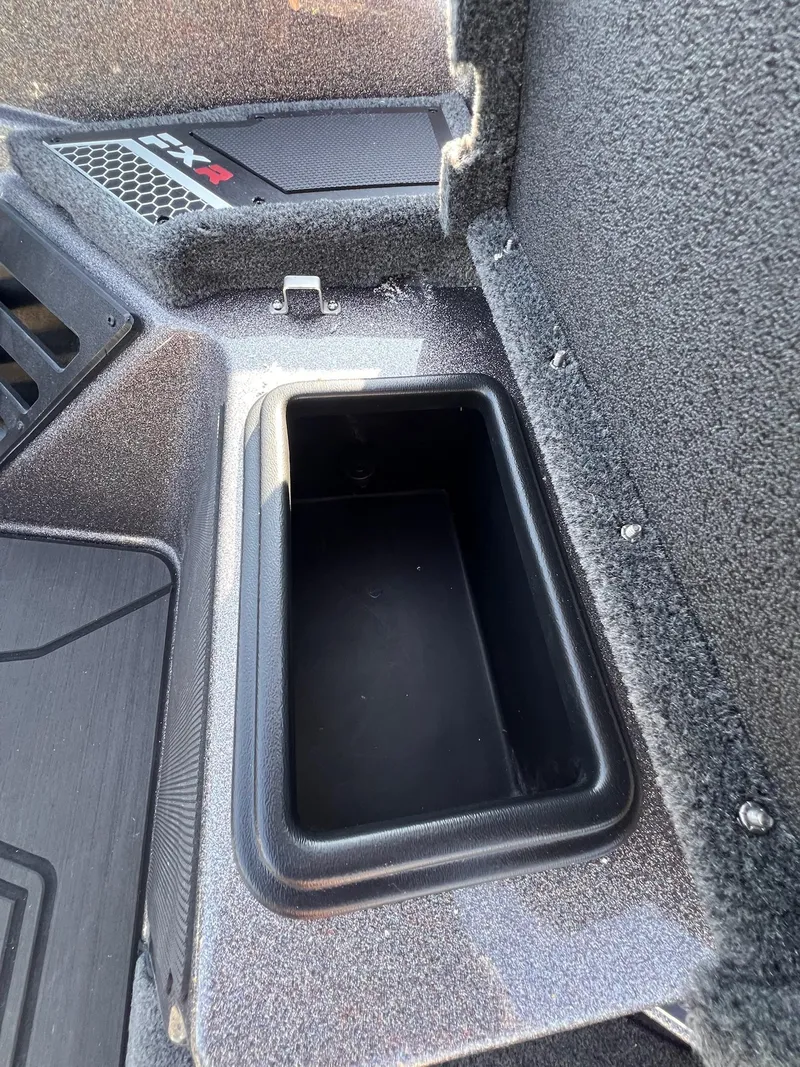 Slide: The Image of Skeeter FXR21 LE 2025 - 39