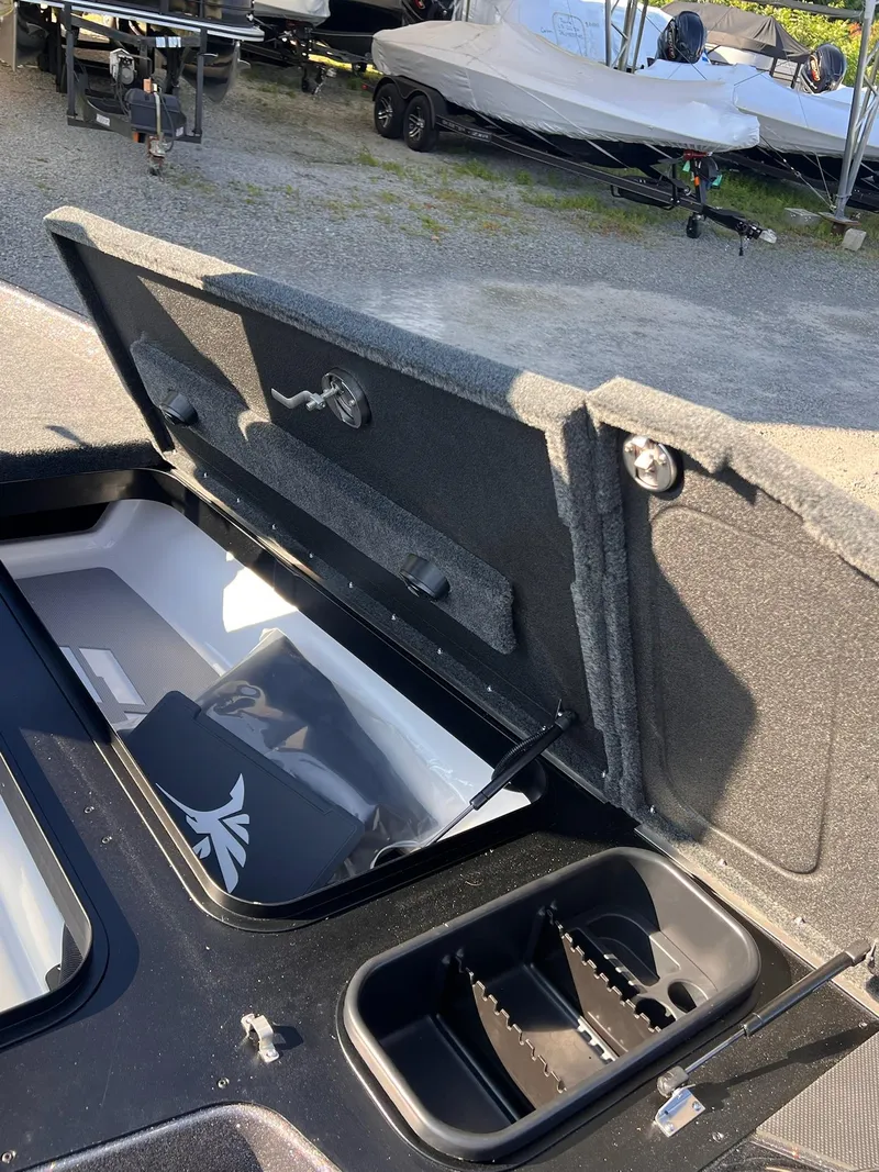 Slide: The Image of Skeeter FXR21 LE 2025 - 4