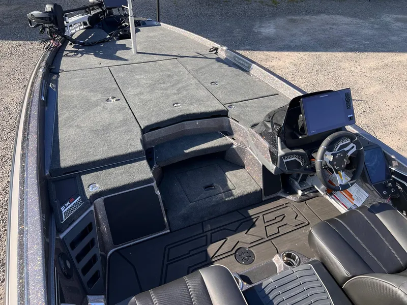 Slide: The Image of Skeeter FXR21 LE 2025 - 41