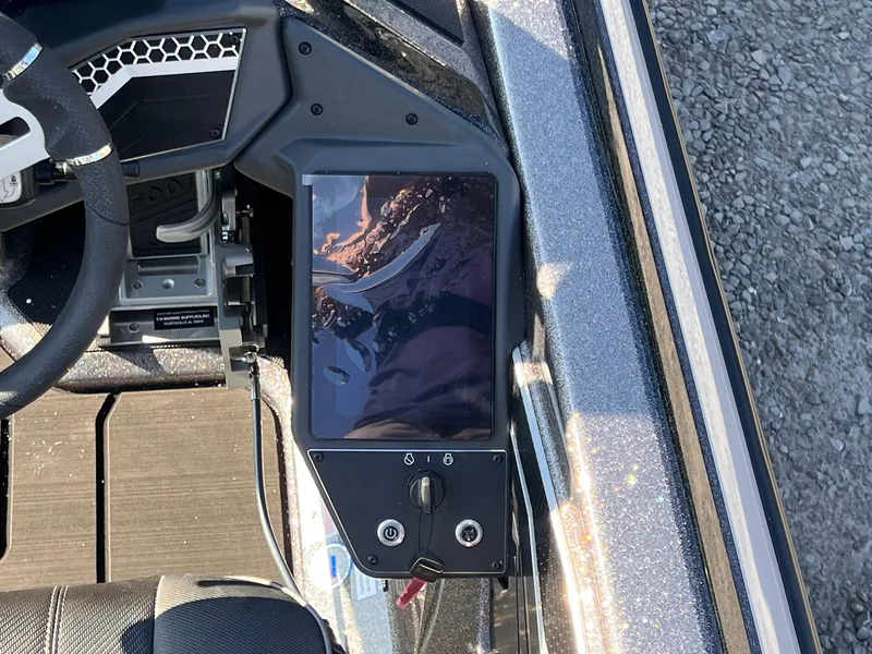 Slide: The Image of Skeeter FXR21 LE 2025 - 42