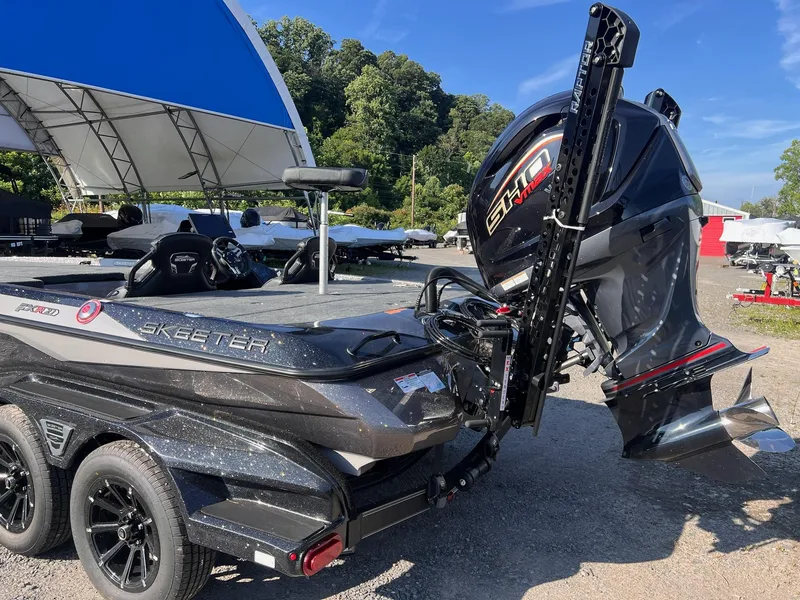 Slide: The Image of Skeeter FXR21 LE 2025 - 43