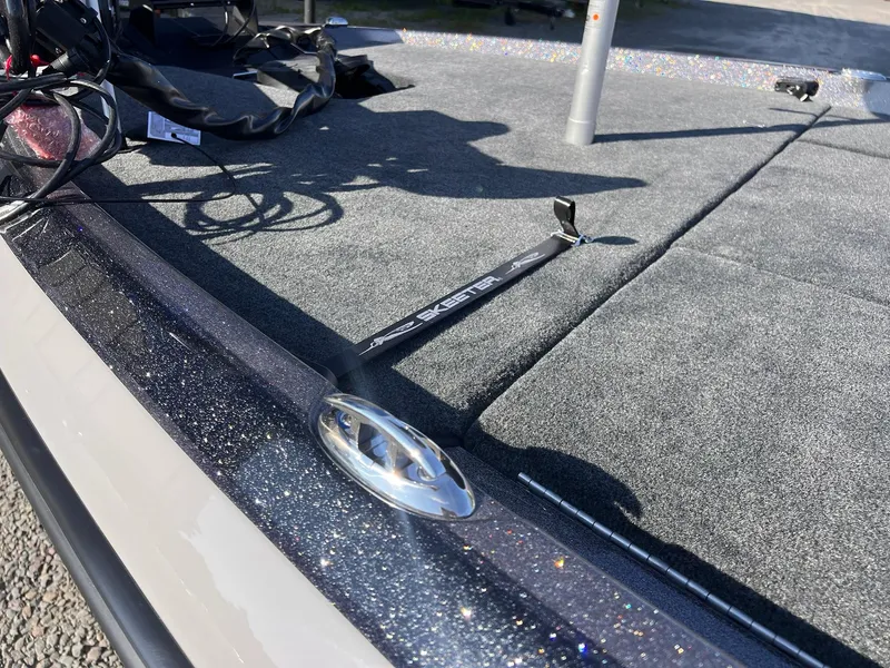 Slide: The Image of Skeeter FXR21 LE 2025 - 47