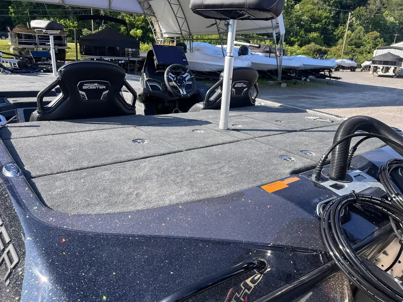 Slide: The Image of Skeeter FXR21 LE 2025 - 9