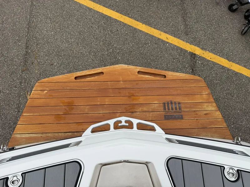 Slide: The Image of MasterCraft ProStar 2019 - 17