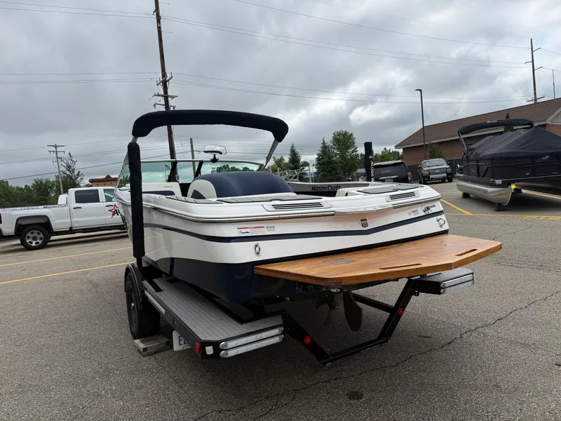 Slide: The Image of MasterCraft ProStar 2019 - 3