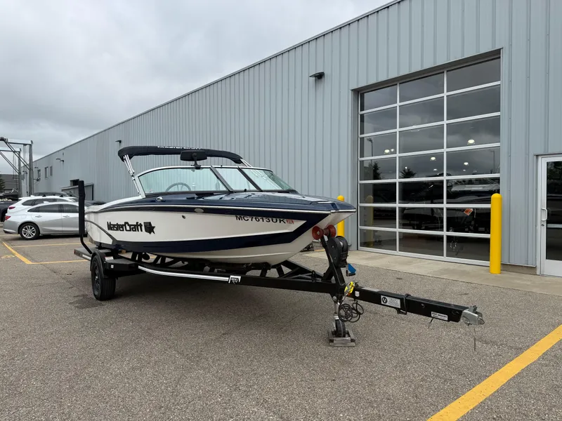 Slide: The Image of MasterCraft ProStar 2019 - 5