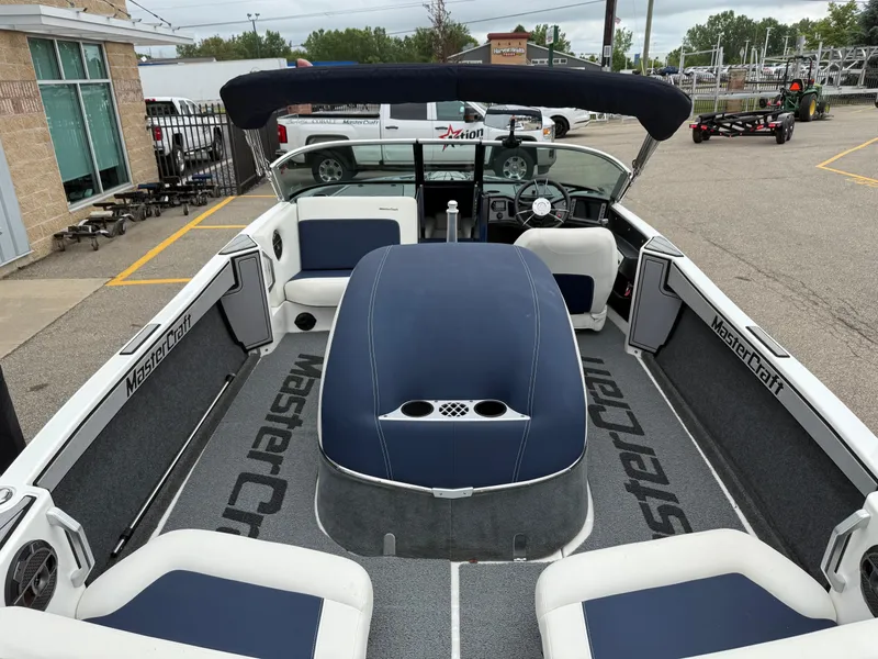 Slide: The Image of MasterCraft ProStar 2019 - 6