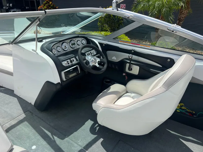 Slide: The Image of MasterCraft X30 2004 - 11