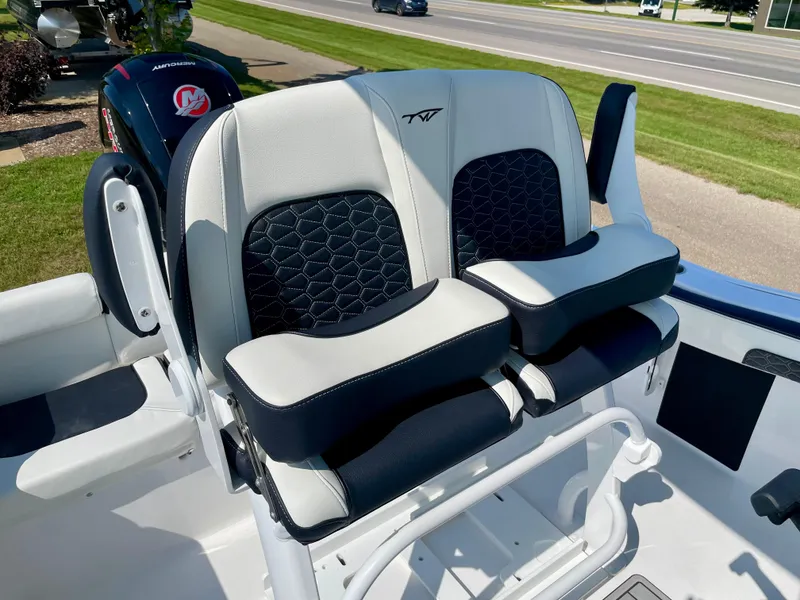 Slide: The Image of Tidewater 210 LXF 2026 - 16