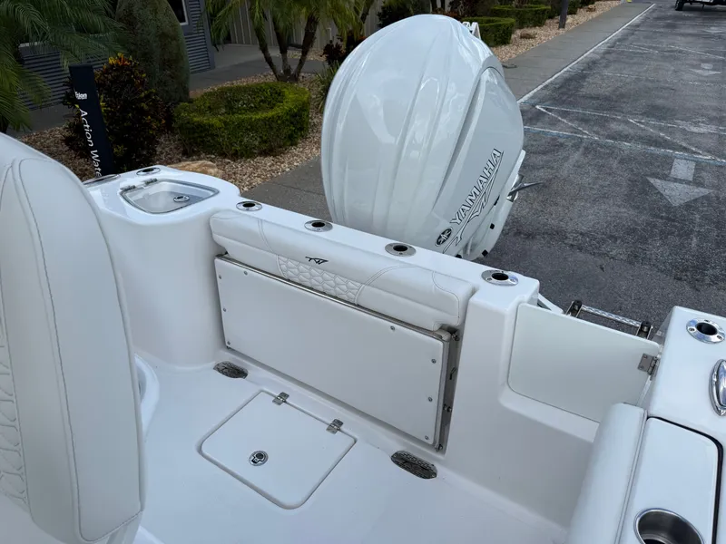 Slide: The Image of Tidewater 232 CC Adventure 2026 - 10