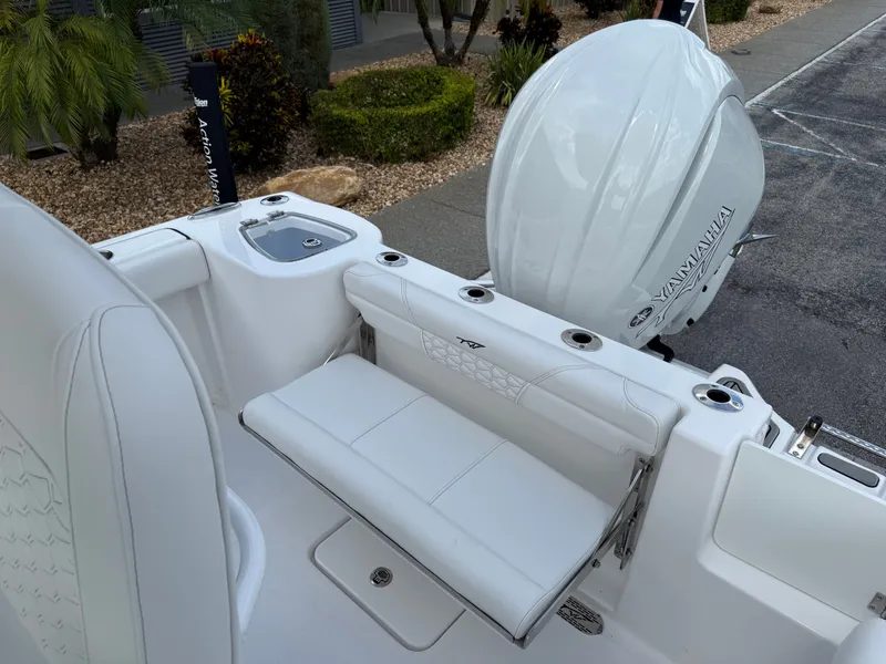 Slide: The Image of Tidewater 232 CC Adventure 2026 - 12