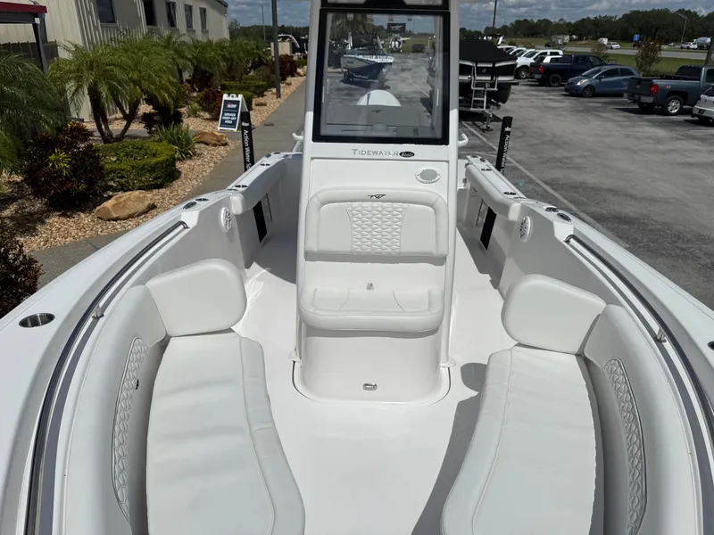 Slide: The Image of Tidewater 232 CC Adventure 2026 - 19