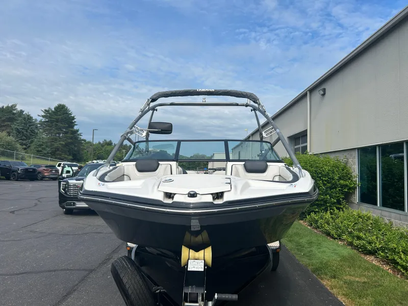 Slide: The Image of Yamaha 212X 2016 - 3