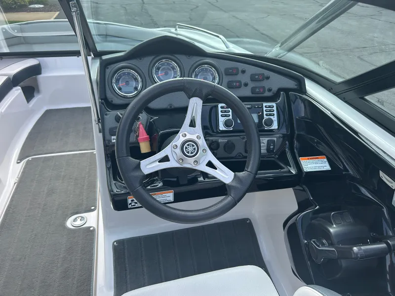 Slide: The Image of Yamaha 212X 2016 - 5