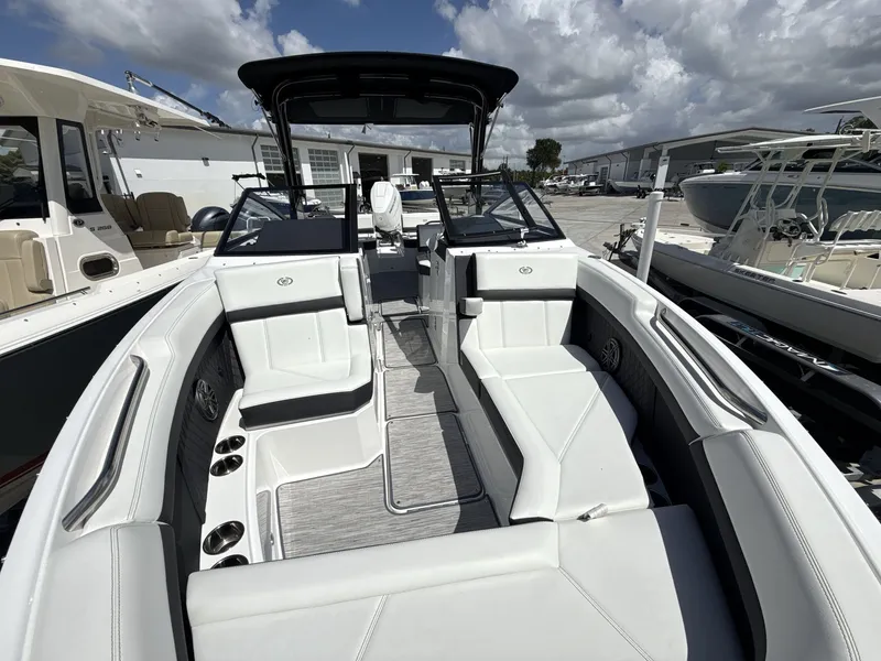 Slide: The Image of Cobalt R8 2026 - 10