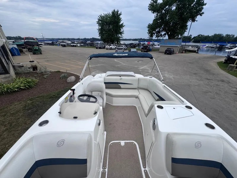 Slide: The Image of Hurricane 188SS 2017 - 13