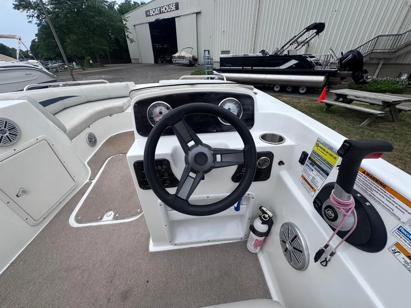 Slide: The Image of Hurricane 188SS 2017 - 17