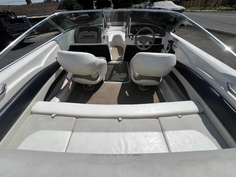 Larson Boats Senza186 W/11 2005 - Marine Source