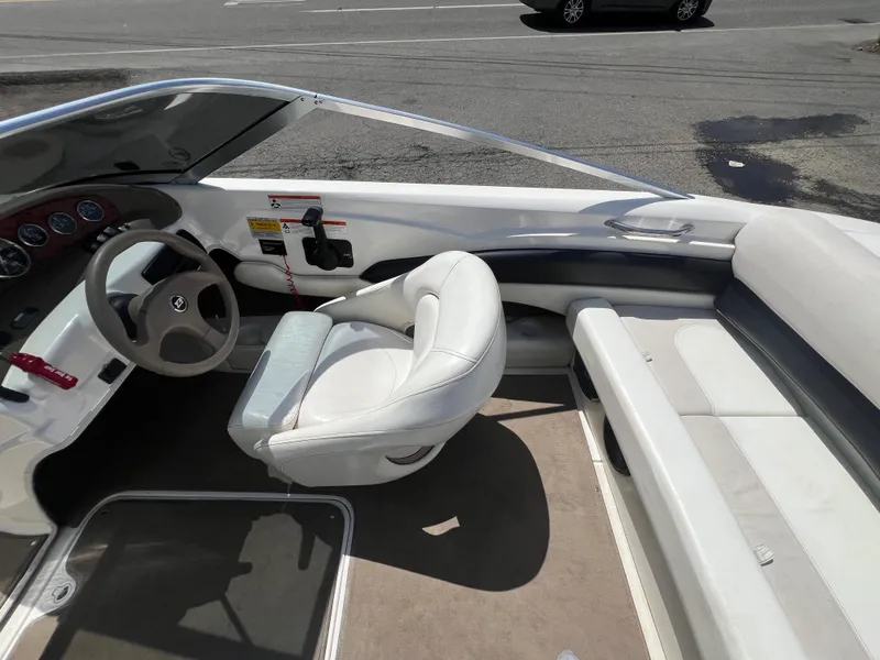 サランページ Larson Boats Senza186 W/11 2005 - Marine Source