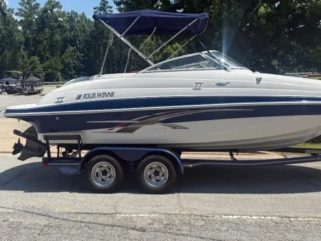 Slide: The Image of Four Winns 204 Funship 2007 - 6