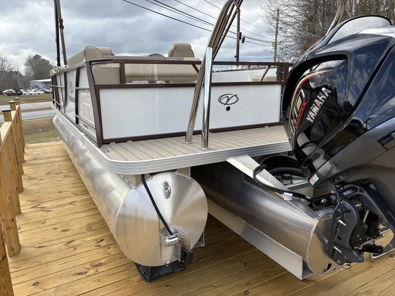 Slide: The Image of Veranda Relax Series VR22VLC 2025 - 3