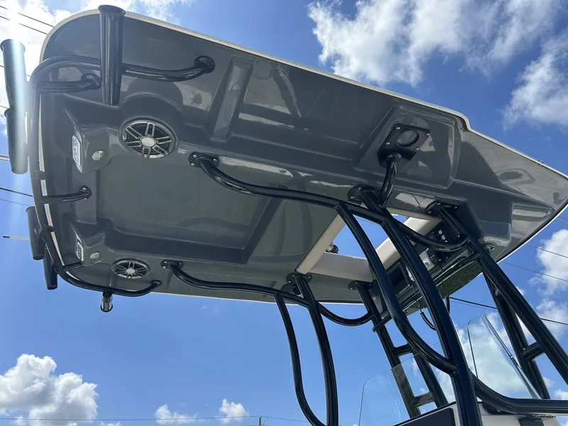 Slide: The Image of Sea Born FX FX25 2024 - 5