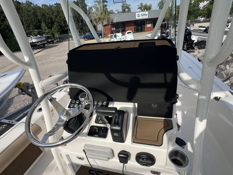 Slide: The Image of Sea Born FX FX22 2025 - 10