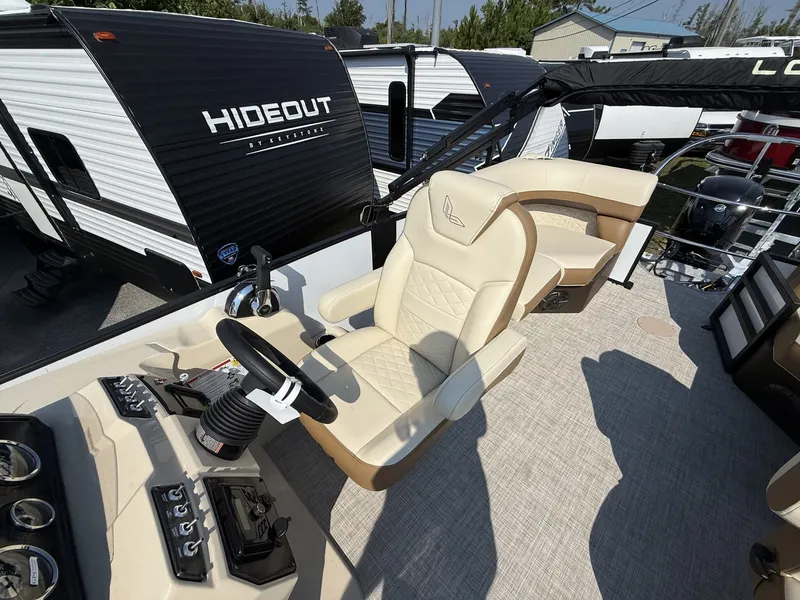 Slide: The Image of Lowe SS 210 2025 - 4