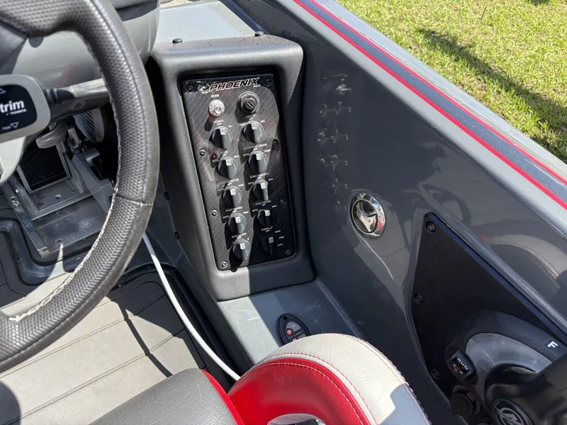 Slide: The Image of Phoenix Bass Boat 920 Elite 2023 - 12