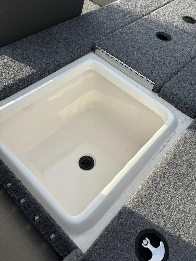 Slide: The Image of Falcon F185 2025 - 12