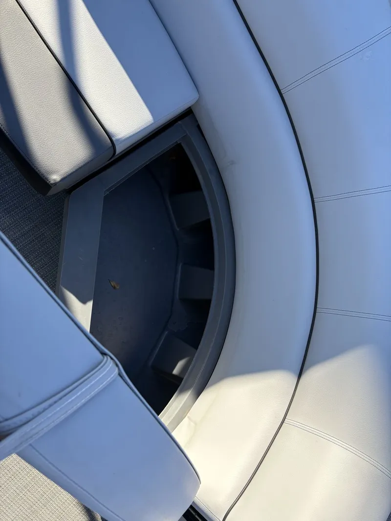 Slide: The Image of Veranda Vista Series VS22RC 2025 - 7