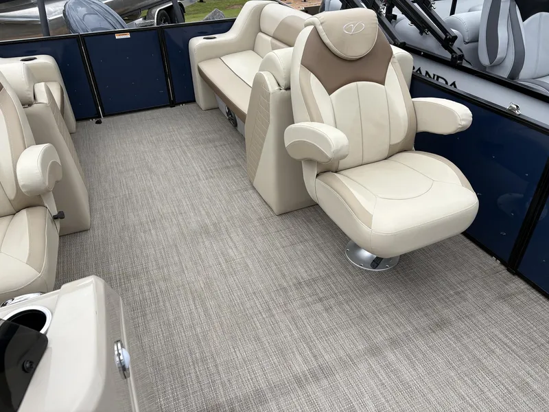 Slide: The Image of Veranda Vista View Series VV22 TRITOON 150HP 2025 - 12