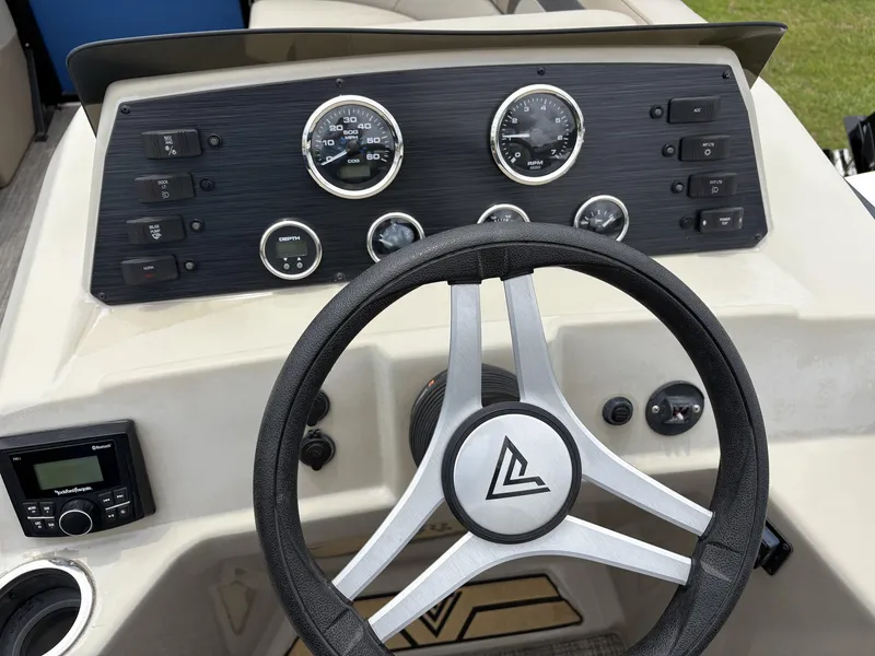 Slide: The Image of Viaggio Lago V L22S 2022 - 11