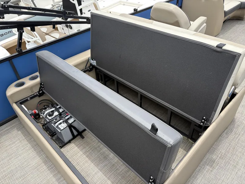 Slide: The Image of Viaggio Lago V L22S 2022 - 14