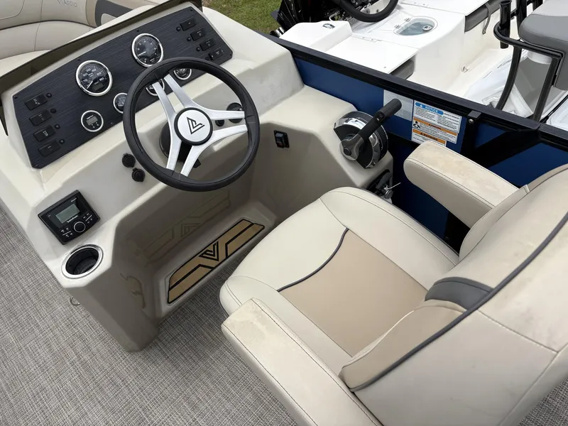 Slide: The Image of Viaggio Lago V L22S 2022 - 5