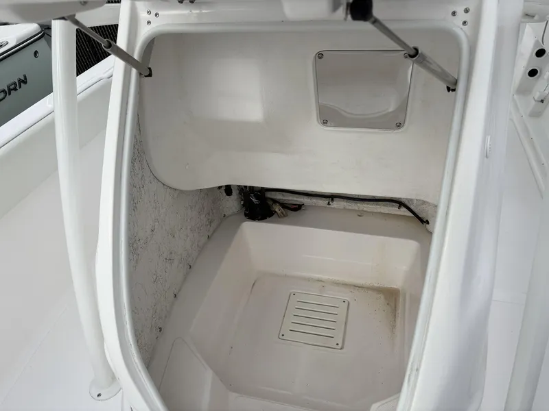 Slide: The Image of Glasstream 240ccx 2024 - 14