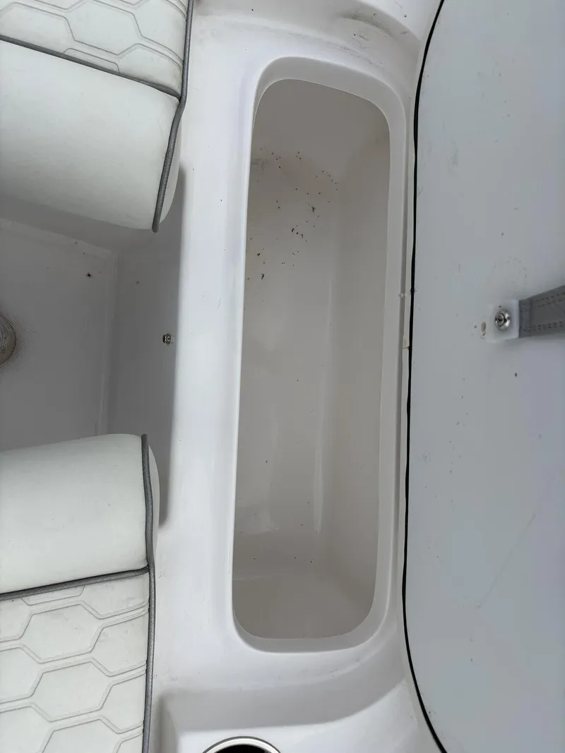 Slide: The Image of Glasstream 240ccx 2024 - 20