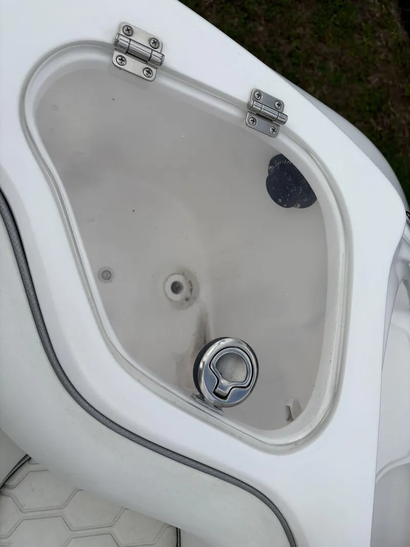 Slide: The Image of Glasstream 240ccx 2024 - 23