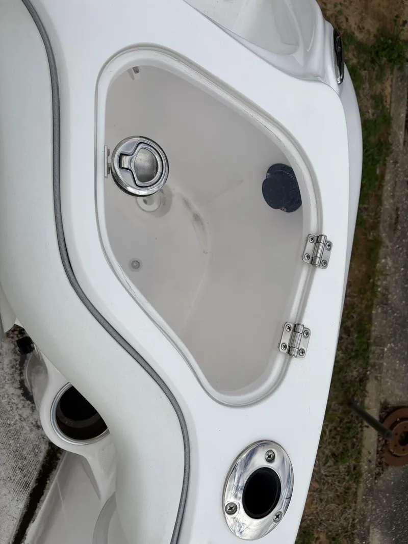 Slide: The Image of Glasstream 240ccx 2024 - 24