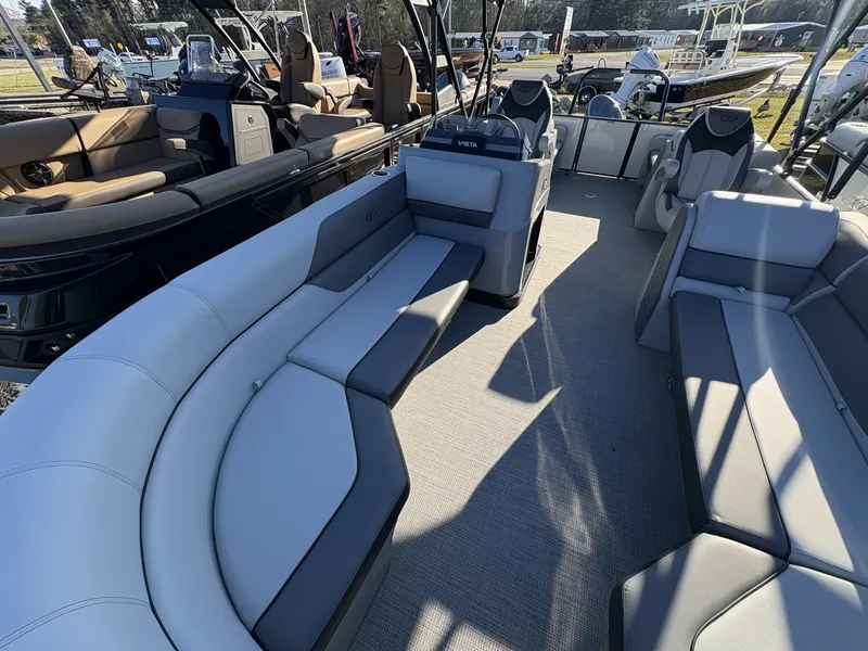 Slide: The Image of Veranda Vista Series VS22RC 2025 - 3