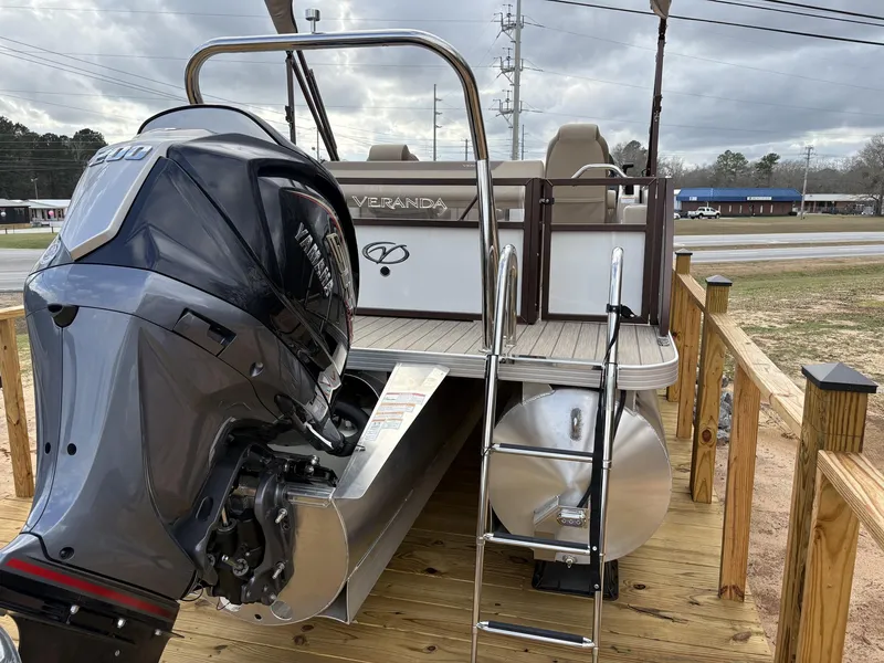 Slide: The Image of Veranda Relax Series VR22VLC 2025 - 4