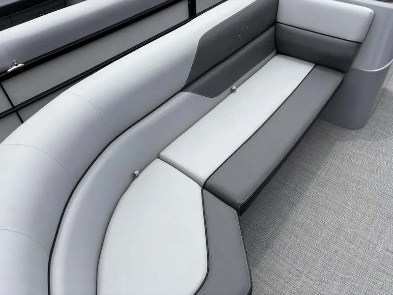 Slide: The Image of Veranda Vista View Series VV22 150HP TRITOON 2025 - 4