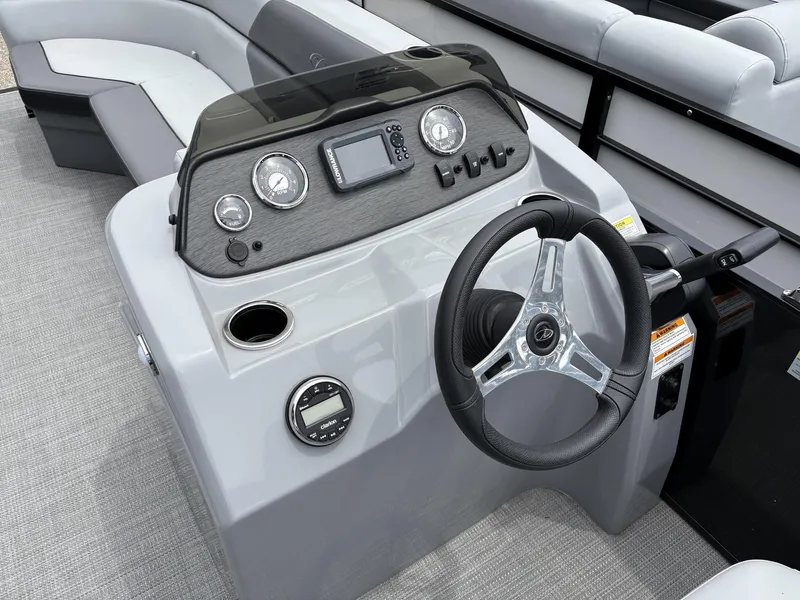 Slide: The Image of Veranda Vista View Series VV22 150HP TRITOON 2025 - 7