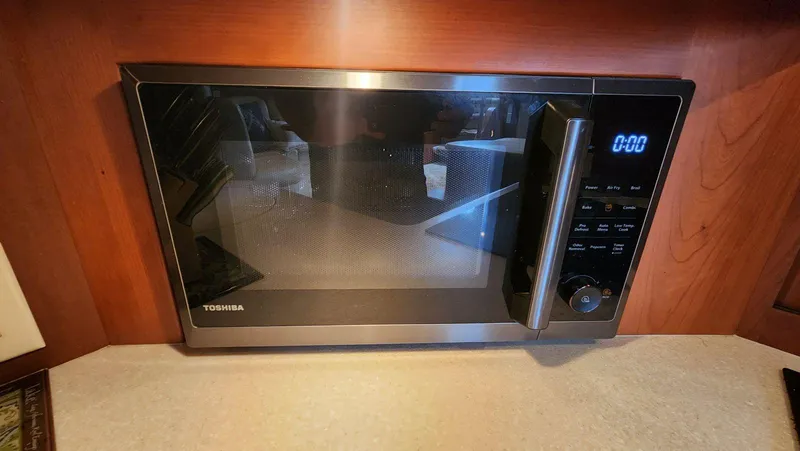 Slide: The Image of Silverton 39 Motor Yacht 2004 - 23