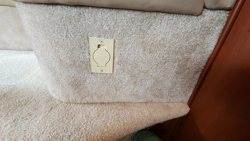 Slide: The Image of Silverton 39 Motor Yacht 2004 - 24