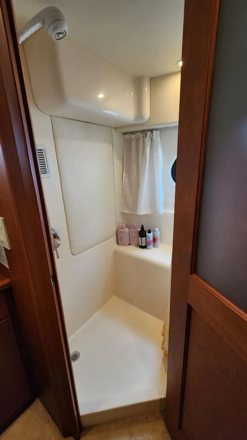 Slide: The Image of Silverton 39 Motor Yacht 2004 - 31