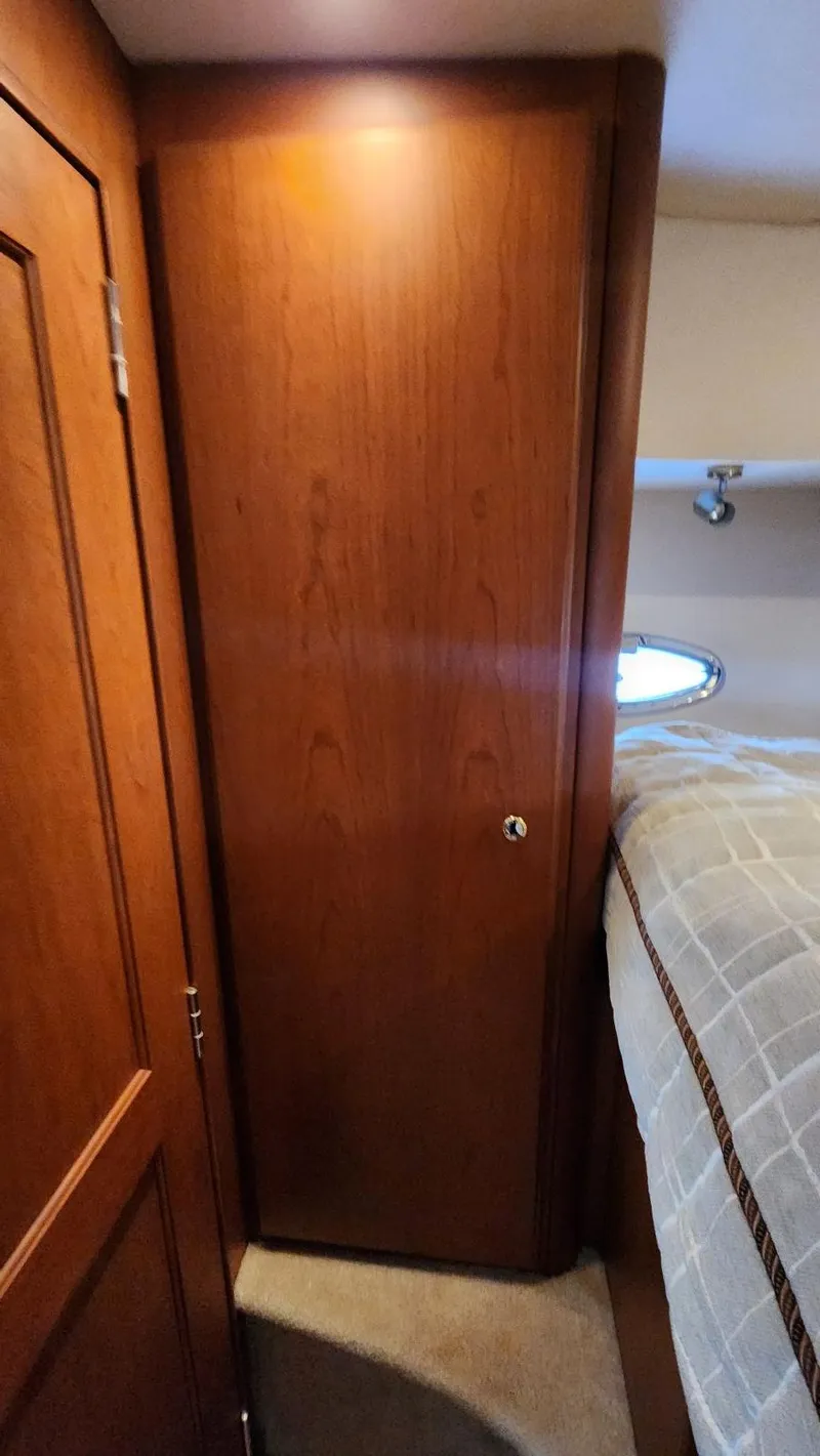 Slide: The Image of Silverton 39 Motor Yacht 2004 - 37